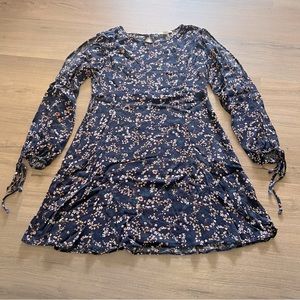 American Eagle Floral Dress 🌺